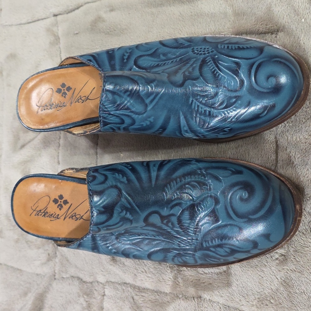 Patricia Nash Women's Heeled Clogs Teal/Black  Leather? Embossed Sz 7.5 GUC READ - Picture 12 of 12